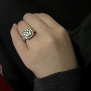 Cushion Cut Diamond Engagement Ring